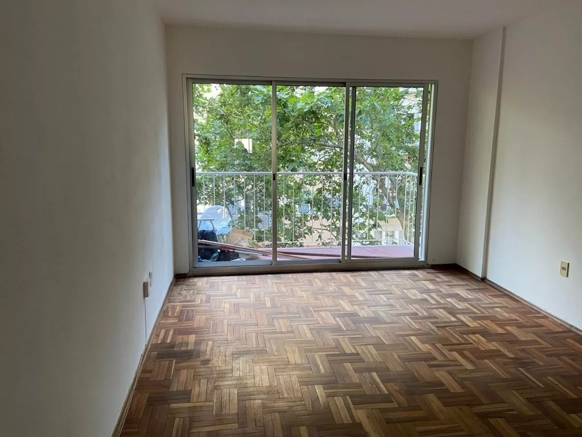 Alquiler 1 dormitorio
Wilson Ferreira Aldunate Esq Canelones 11
Centro, Montevideo
$
21.000_5e541eaa925c3.webp