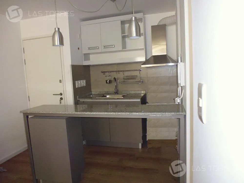 Alquiler 1 dormitorio
Ferrer Serra Y Defensa Ref: Lap2441996
Tres Cruces, Montevideo
$
20.000_5ea3426685529.webp