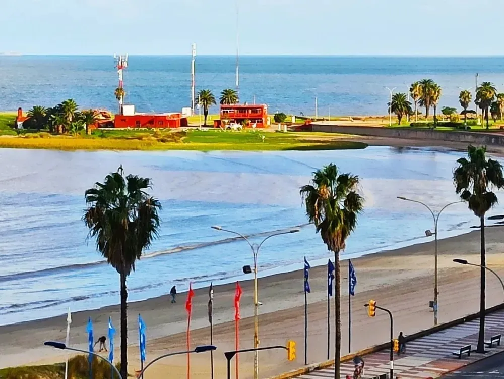 Alquiler monoambiente
Av Brasil Esq Rambla Del Peru 1111
Pocitos, Montevideo
$
19.900_5ea1d623ea82d.webp