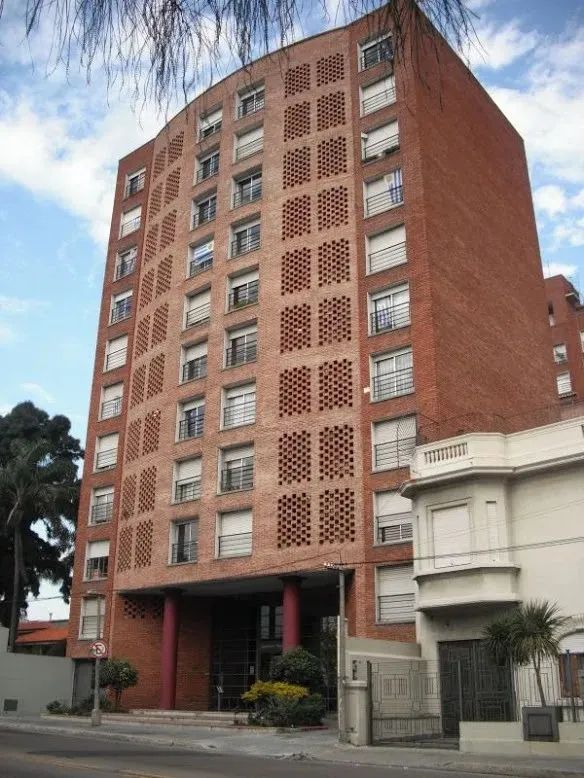 Alquiler 1 dormitorio
Av. Garibaldi Y Juan Ramón Gomez 000
Tres Cruces, Montevideo
$
18.000_5ef25b8fe118e.webp