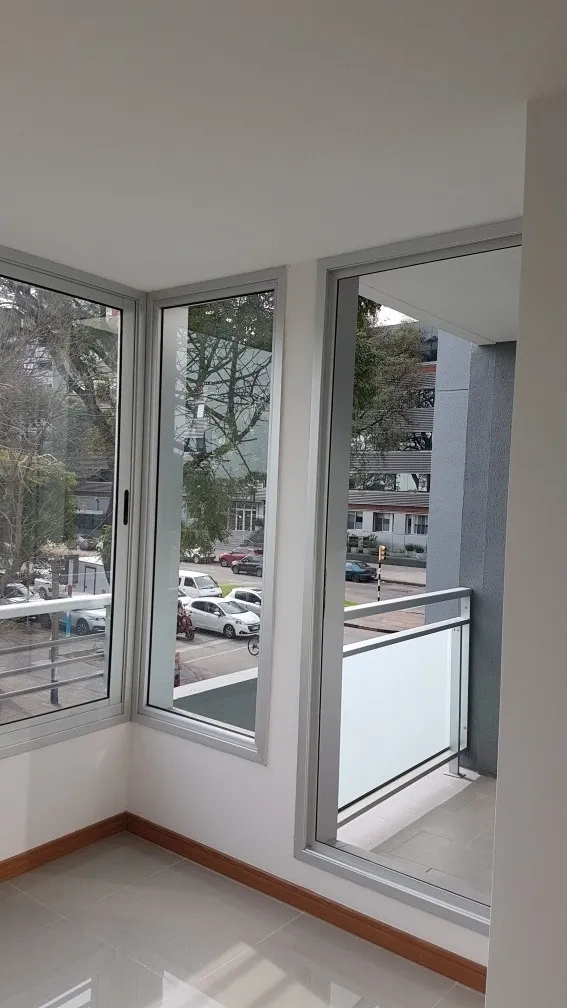 Alquiler 1 dormitorio
Bulevar Artigas Y Hocquart. Dormitorio Con Placard 000
Tres Cruces, Montevideo
$
19.000_5ef25bd95f8a2.webp