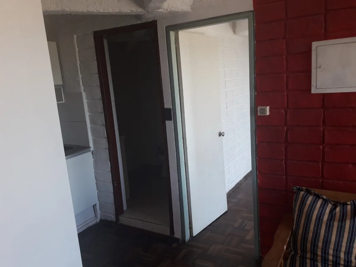 Alquiler 1 dormitorio
Calle Florida 1276
Centro, Montevideo
$
15.000_5ef247ad29a37.webp