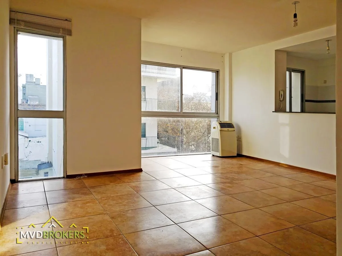 Alquiler 1 dormitorio
Canelones Al 1000
Centro, Montevideo
$
18.000_5ef2475b48b1f.webp