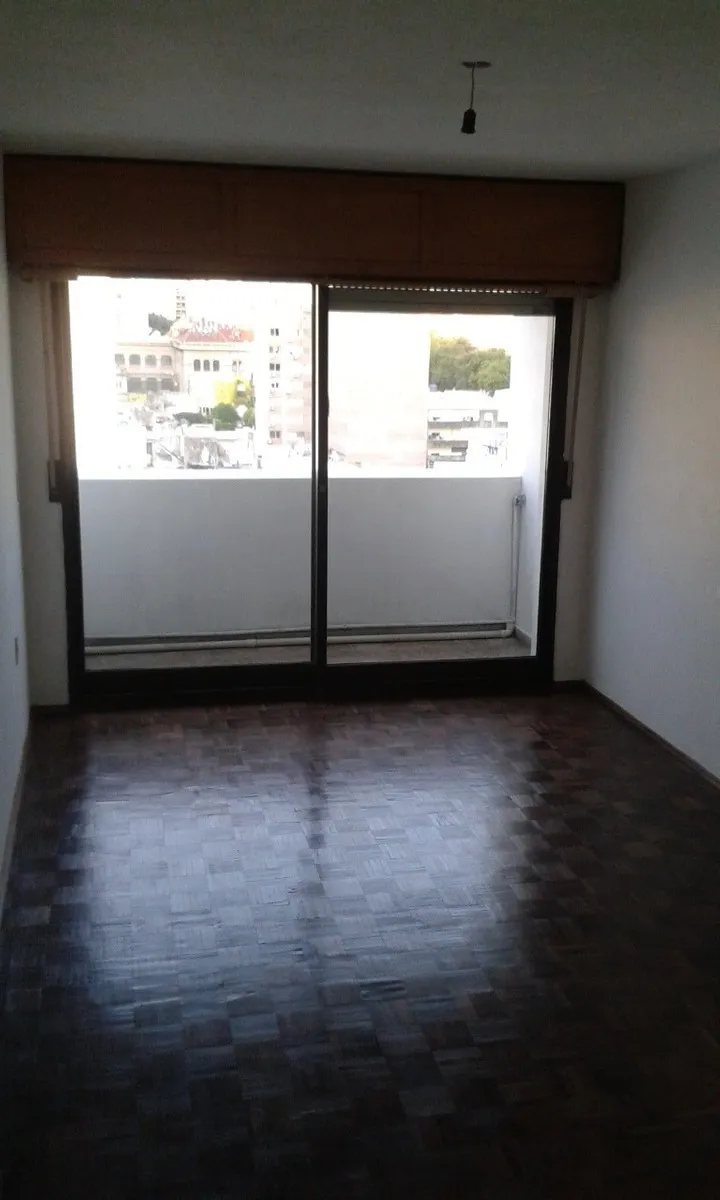 Alquiler 1 dormitorio
Magallanes Entre Guayabo 9090
Cordón, Montevideo
$
16.800_5ef2423a1fc25.webp