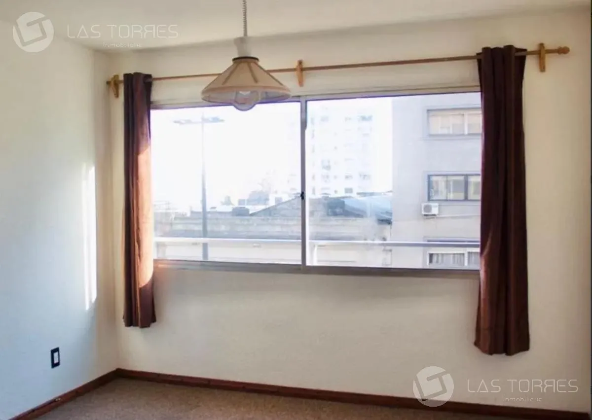 Alquiler 1 dormitorio
Martín C Martinez Y Av 18 De Julio Lap2538281
Cordón, Montevideo
$
18.600_5ef245f84103c.webp